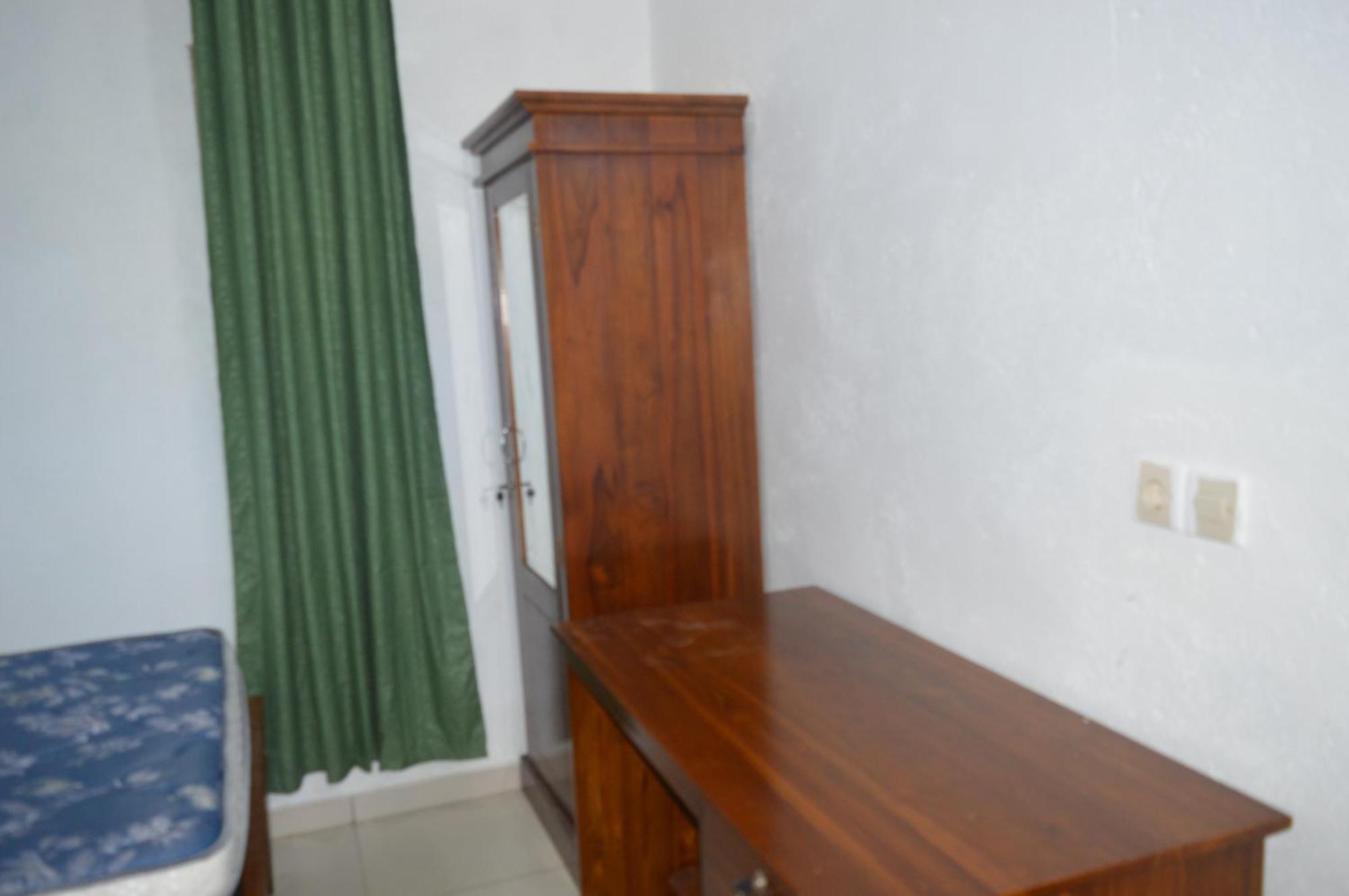 Labuan Bajo Mahoni Guesthouse Экстерьер фото